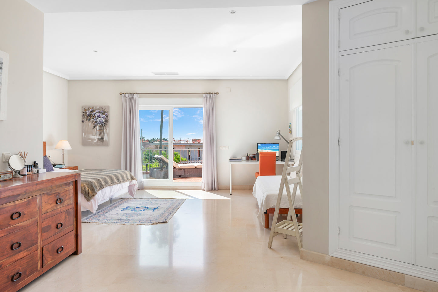 Villa en el Paraiso Alto