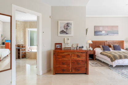 Villa en el Paraiso Alto