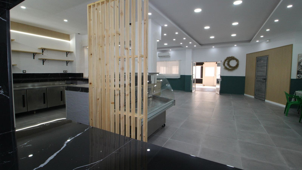 Oportunidad de inversión: local totalmente equipado en zona peatonal de Marbella