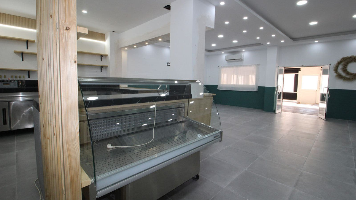 Oportunidad de inversión: local totalmente equipado en zona peatonal de Marbella