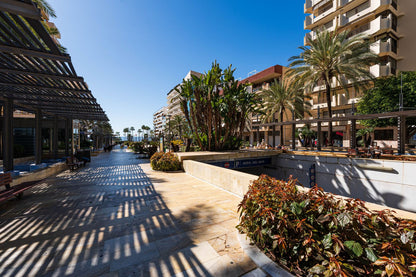 Ático con Terraza y Encanto Andaluz en el Casco Histórico de Marbella Frente a Iglesia Barroca