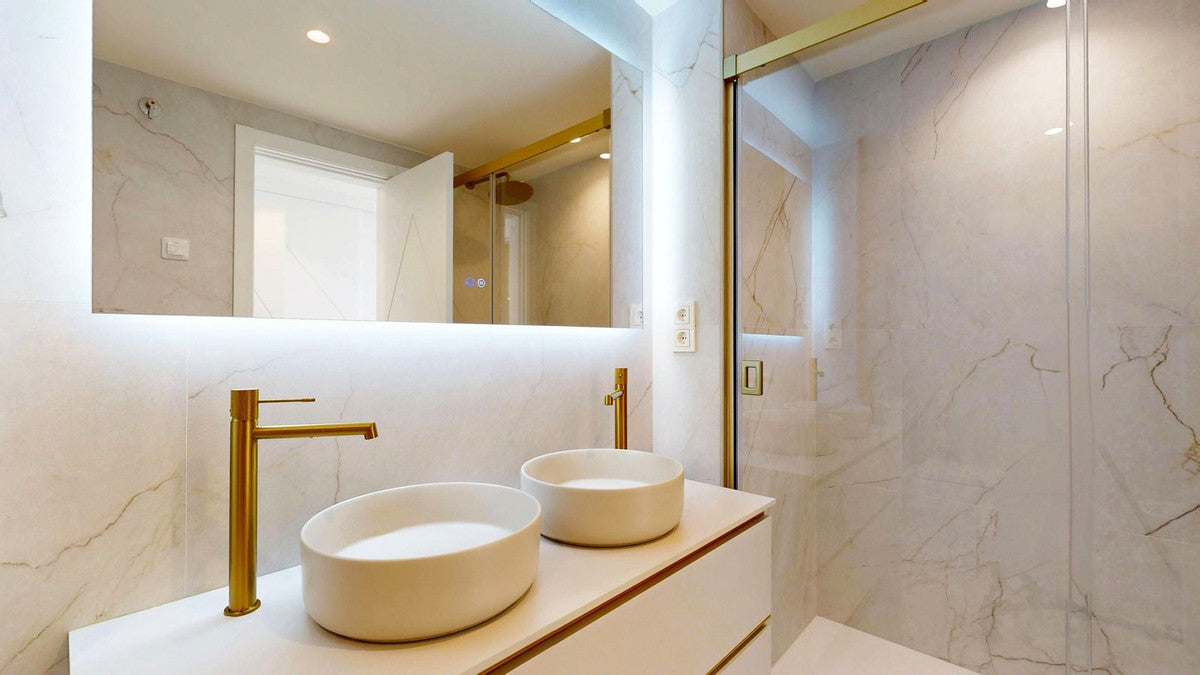 Magnífico apartamento a tan solo 3 km del centro de Marbella y a escasos metros del mar.