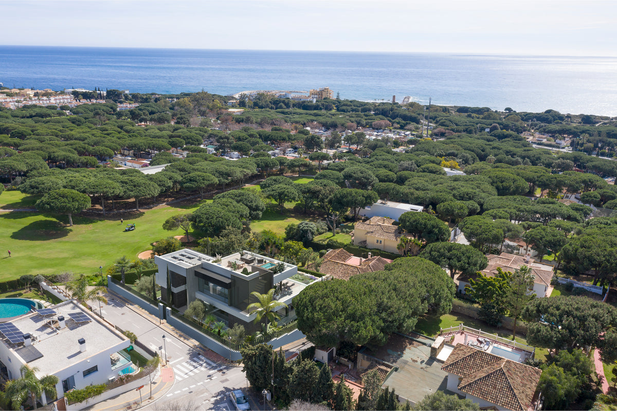 Villa de lujo en primera línea de Cabopino Golf con vistas al mar | 5 dormitorios