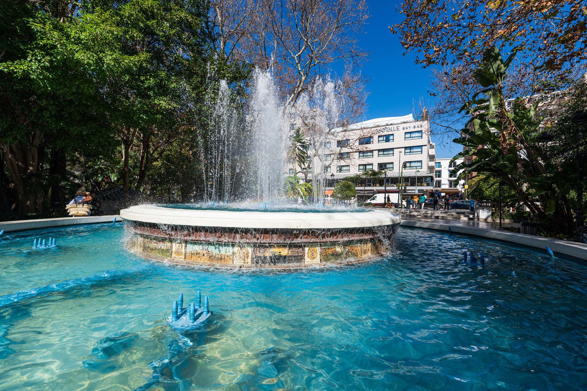Ático con Terraza y Encanto Andaluz en el Casco Histórico de Marbella Frente a Iglesia Barroca