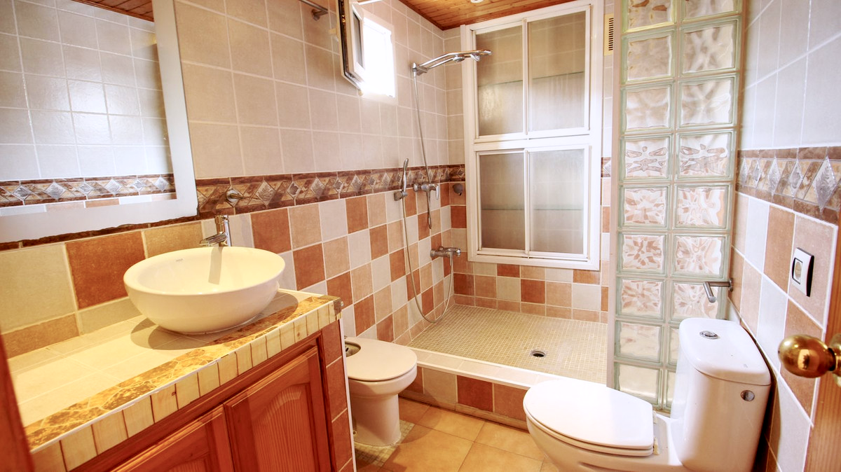 Ático Dúplex en Marbella Centro | Junto al Paseo Marítimo con Posibilidad de Dividir en 2 Apartamentos