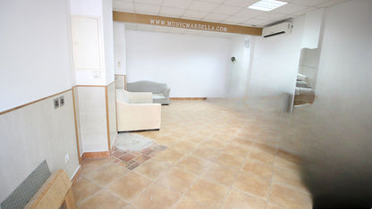 Local Comercial en Marbella Centro | 42 m² en Esquina con Opción de Cambio a Vivienda