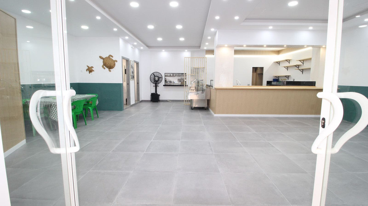 Oportunidad de inversión: local totalmente equipado en zona peatonal de Marbella