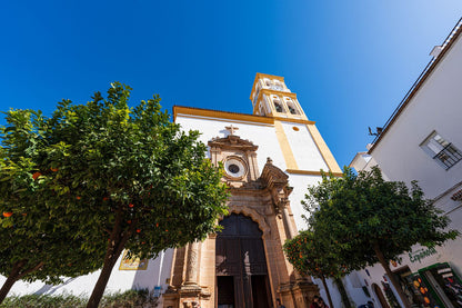 Ático con Terraza y Encanto Andaluz en el Casco Histórico de Marbella Frente a Iglesia Barroca