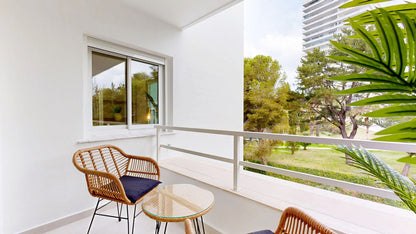 Magnífico apartamento a tan solo 3 km del centro de Marbella y a escasos metros del mar.