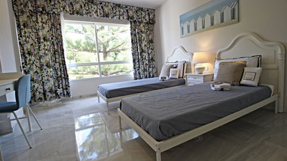 Apartamento de lujo en venta en Río Real, Marbella – 3 dormitorios, vistas al mar, garaje y zonas comunes exclusivas