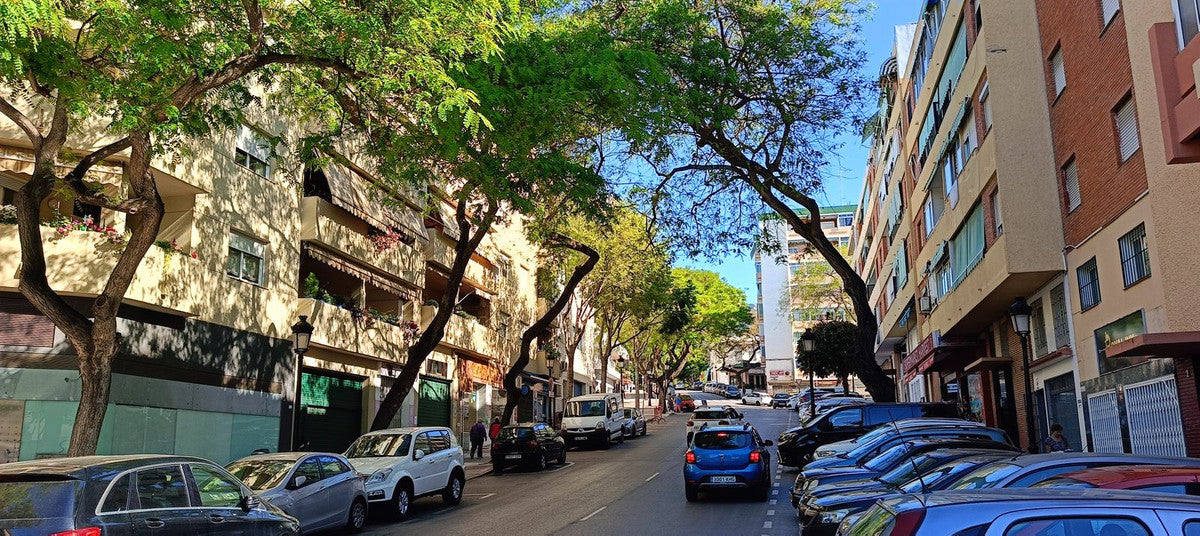 Local Comercial en Marbella Centro | 42 m² en Esquina con Opción de Cambio a Vivienda