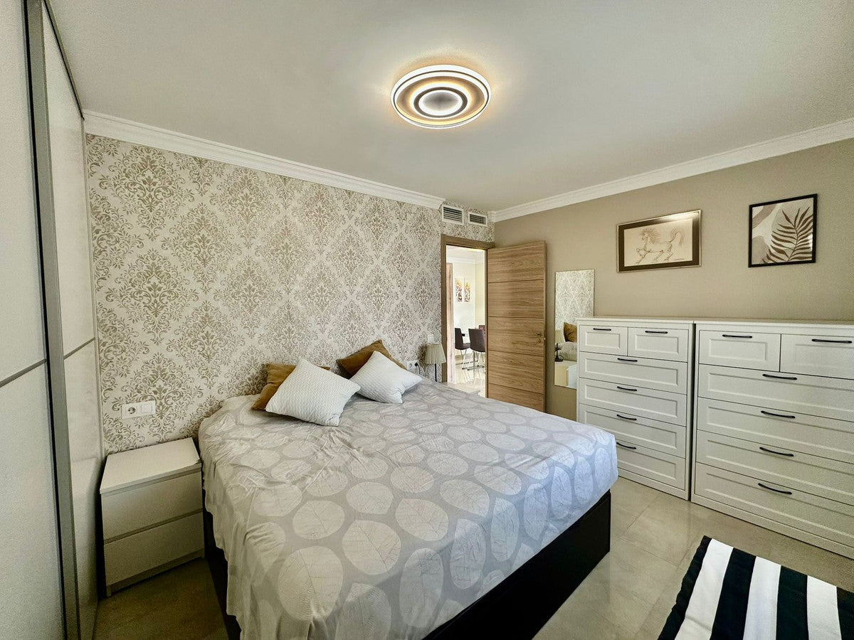 Apartamento reformado con terraza de 70 m²