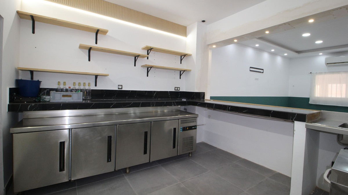 Oportunidad de inversión: local totalmente equipado en zona peatonal de Marbella