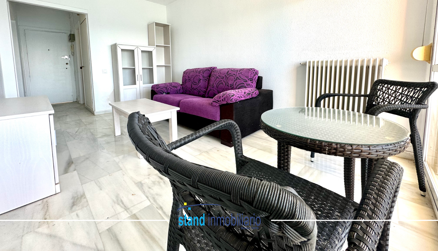 Estudio con Vistas al Mar en Primera Línea de Playa en Marbella – Ideal para Inversión