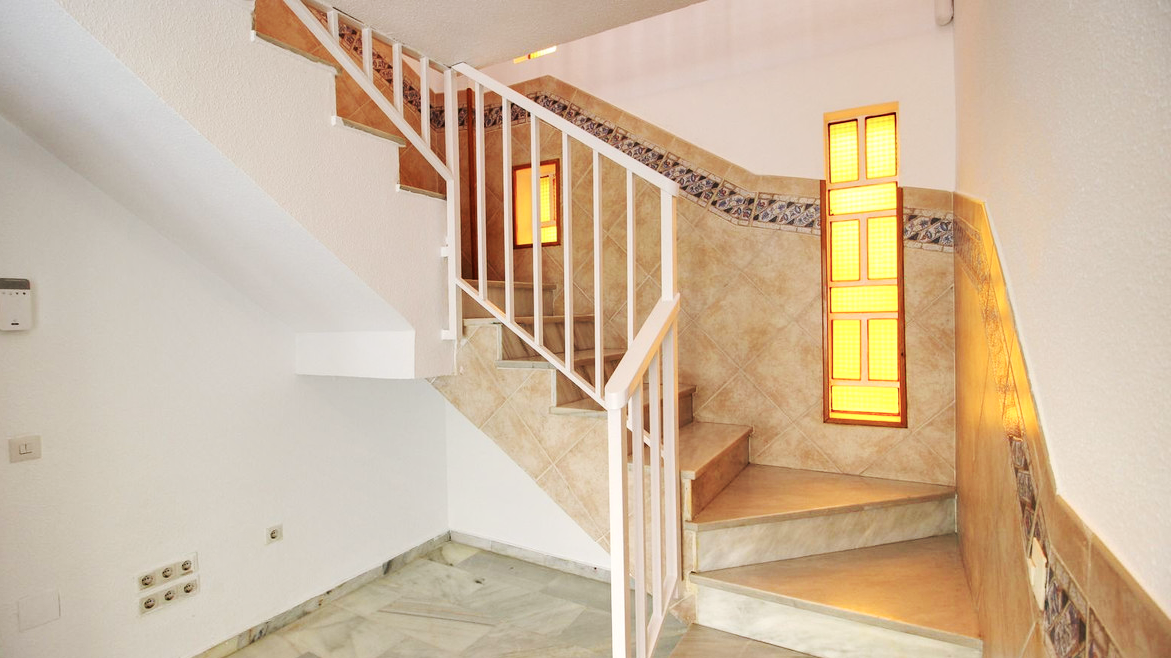 Ático Dúplex en Marbella Centro | Junto al Paseo Marítimo con Posibilidad de Dividir en 2 Apartamentos