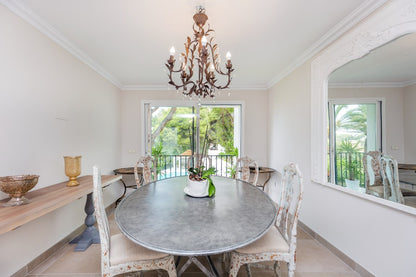 Villa en Marbella en Primera Línea de Golf | Parcela de 3.000 m² con Vistas al Mar y Potencial de Reforma