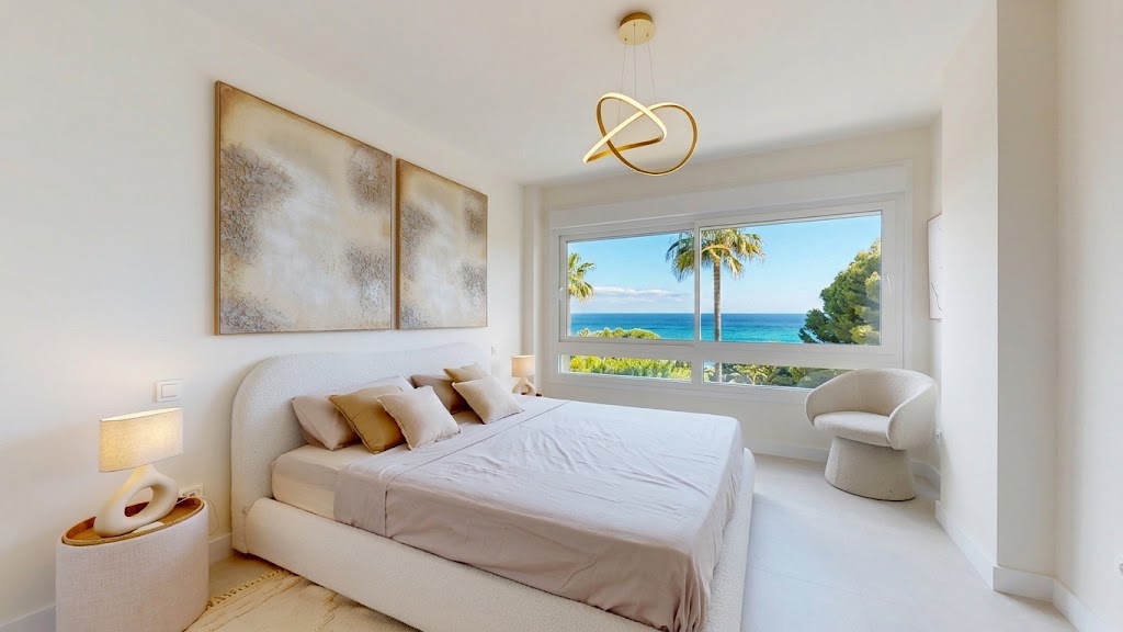 Magnífico apartamento a tan solo 3 km del centro de Marbella y a escasos metros del mar.