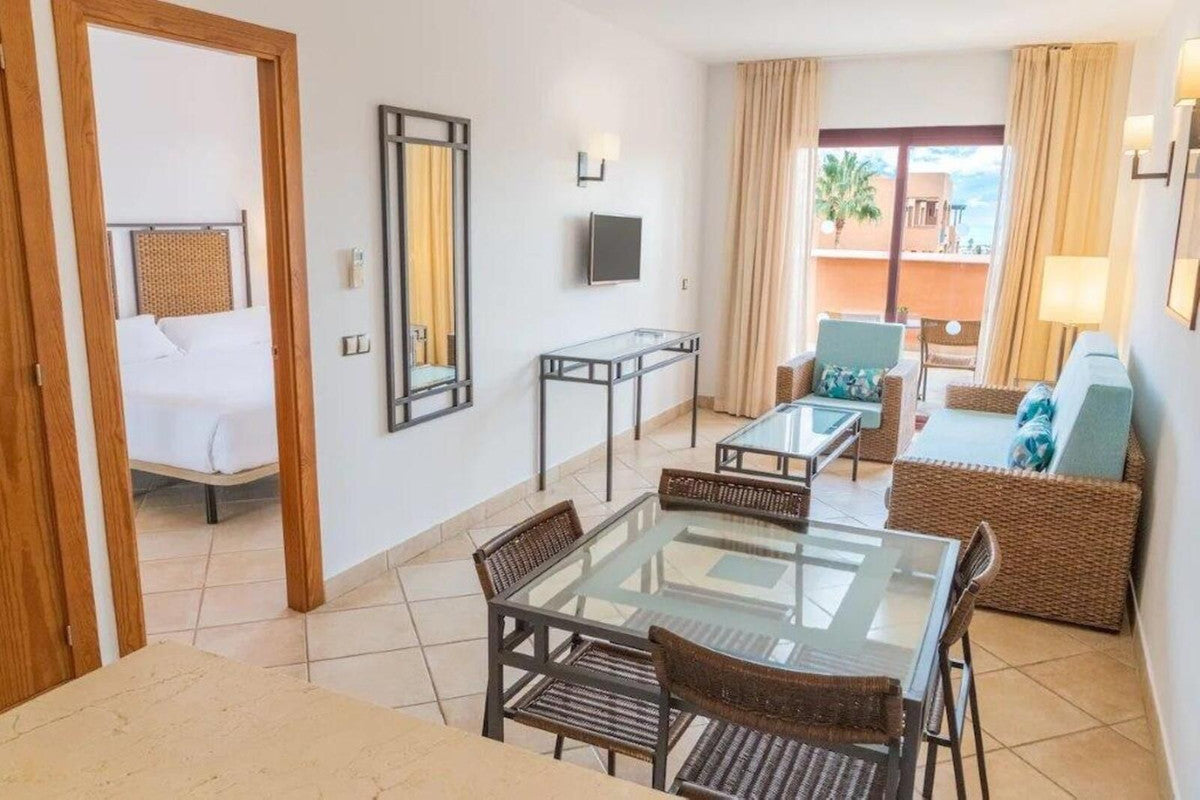 Apartamento Reformado en Marbella Centro | Terraza de 60 m² a Pocos Metros del Paseo Marítimo
