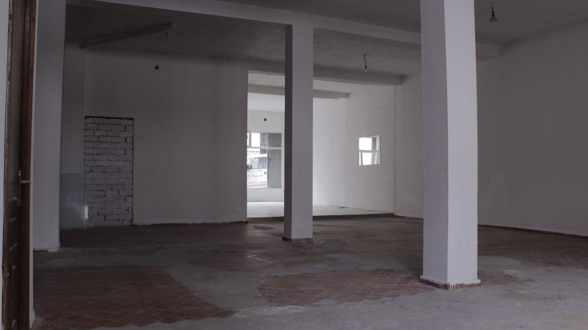 Local Comercial en San Pedro Alcántara | Área de Garaje y Opción de Cambio a Vivienda