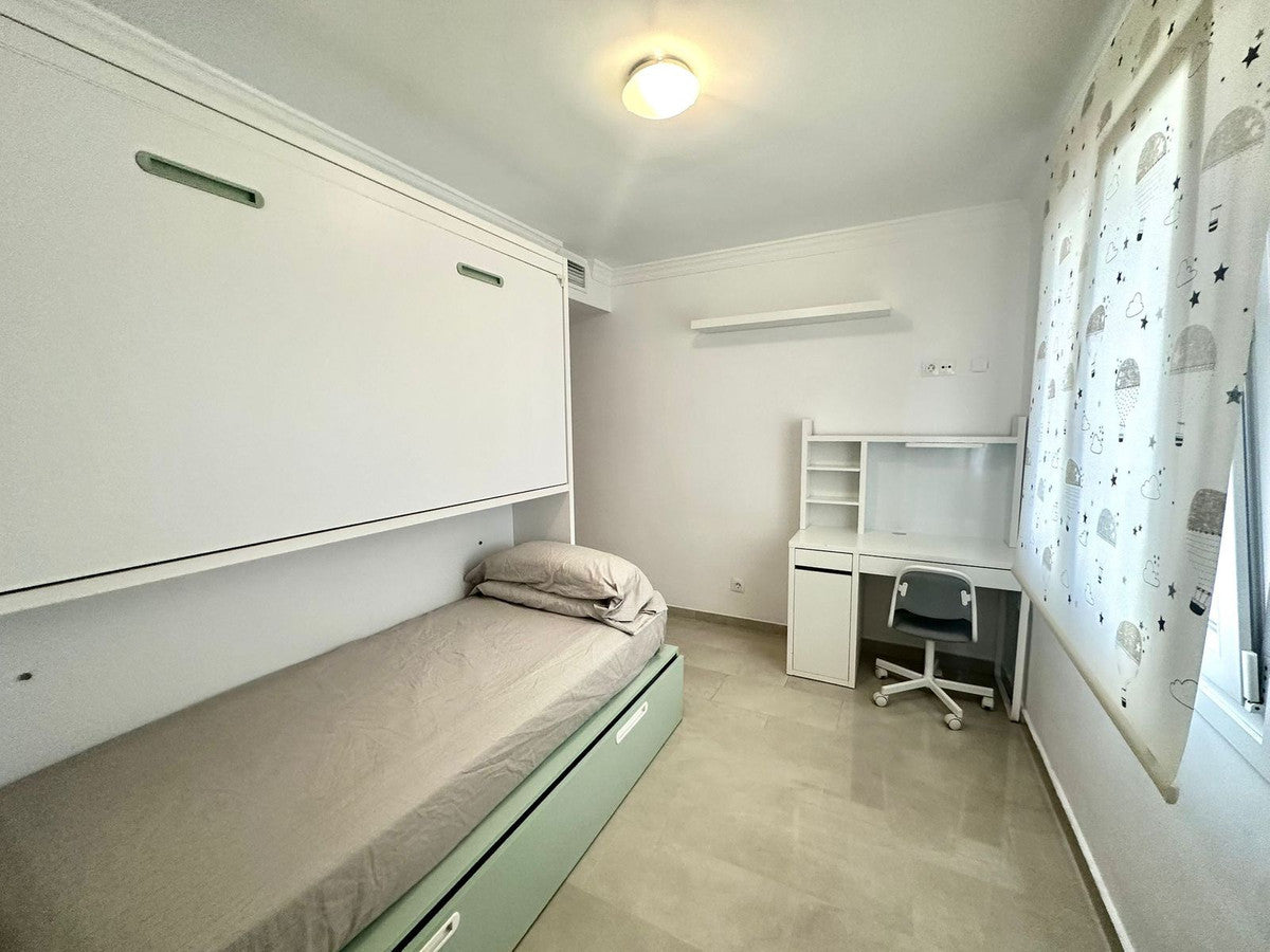 Apartamento reformado con terraza de 70 m²