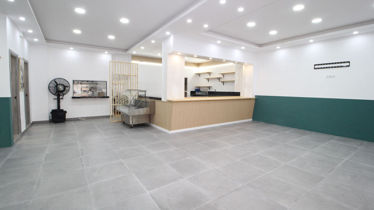 Oportunidad de inversión: local totalmente equipado en zona peatonal de Marbella