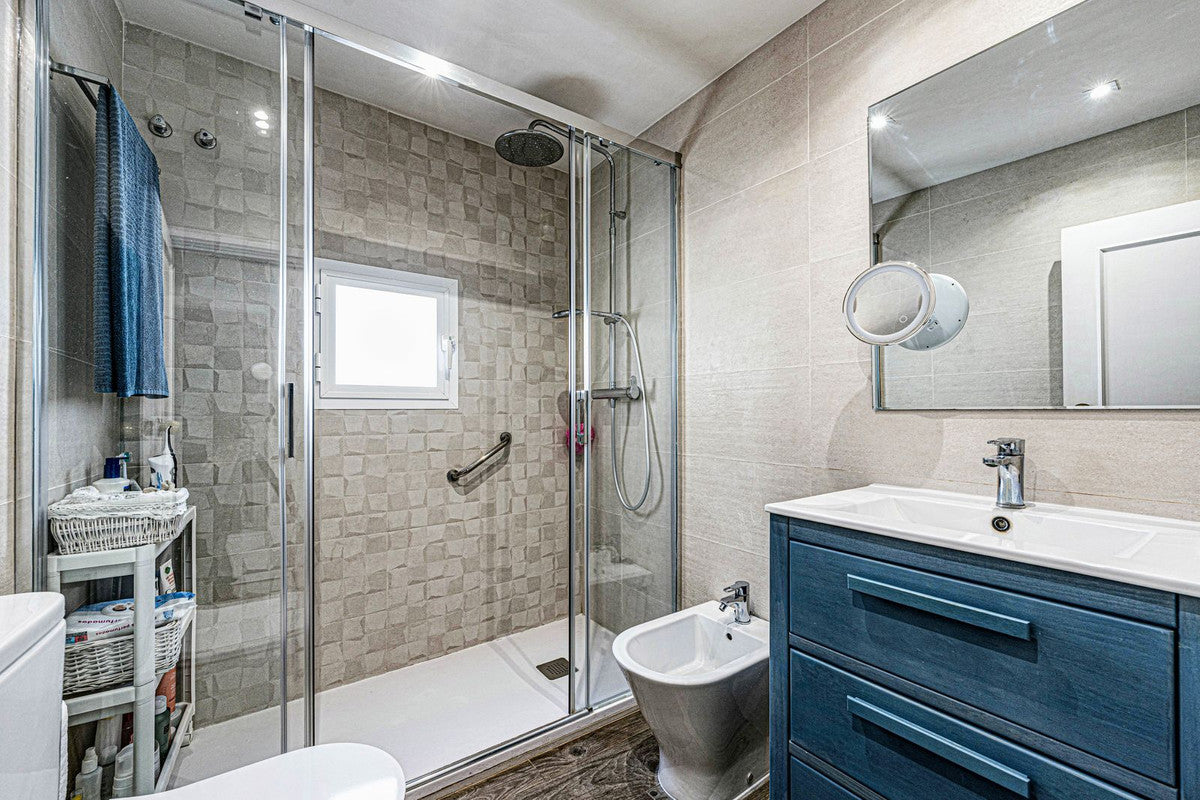 Ático con Terraza y Encanto Andaluz en el Casco Histórico de Marbella Frente a Iglesia Barroca