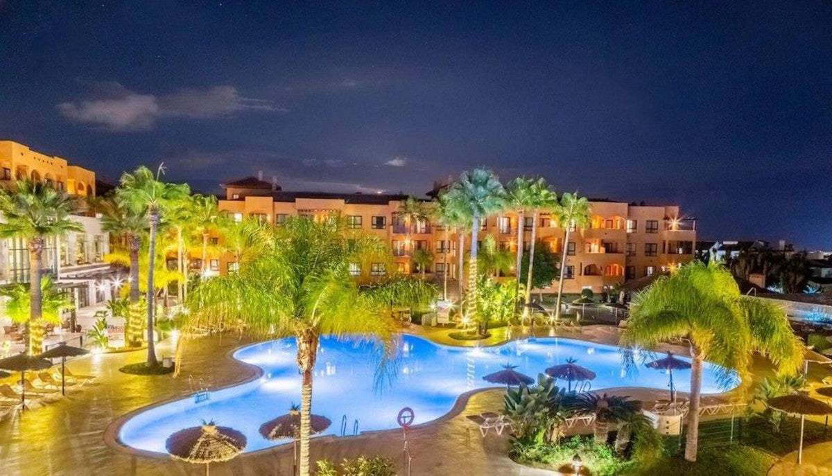 Apartamento Reformado en Marbella Centro | Terraza de 60 m² a Pocos Metros del Paseo Marítimo