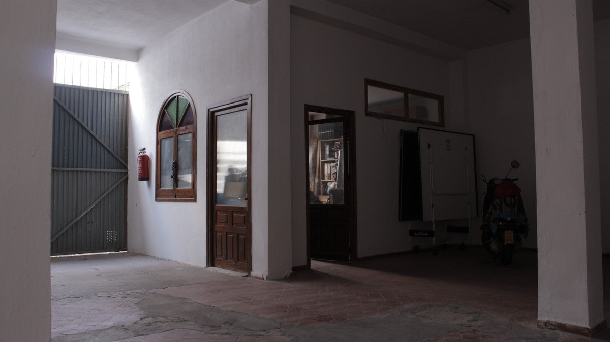 Local Comercial en San Pedro Alcántara | Área de Garaje y Opción de Cambio a Vivienda