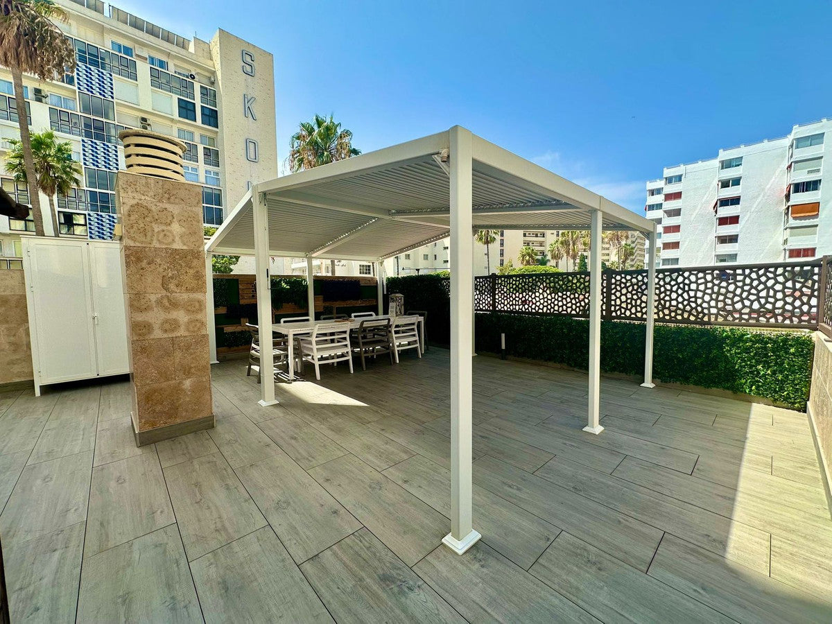 Apartamento reformado con terraza de 70 m²