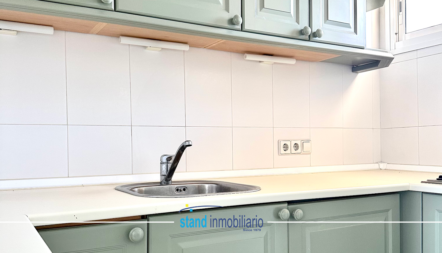 Estudio con Vistas al Mar en Primera Línea de Playa en Marbella – Ideal para Inversión