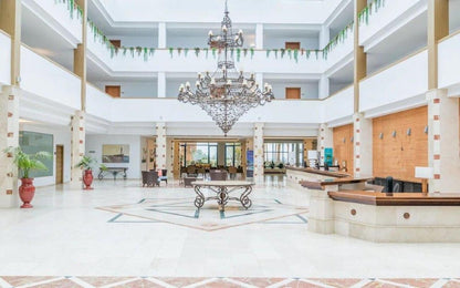 Apartamento Reformado en Marbella Centro | Terraza de 60 m² a Pocos Metros del Paseo Marítimo