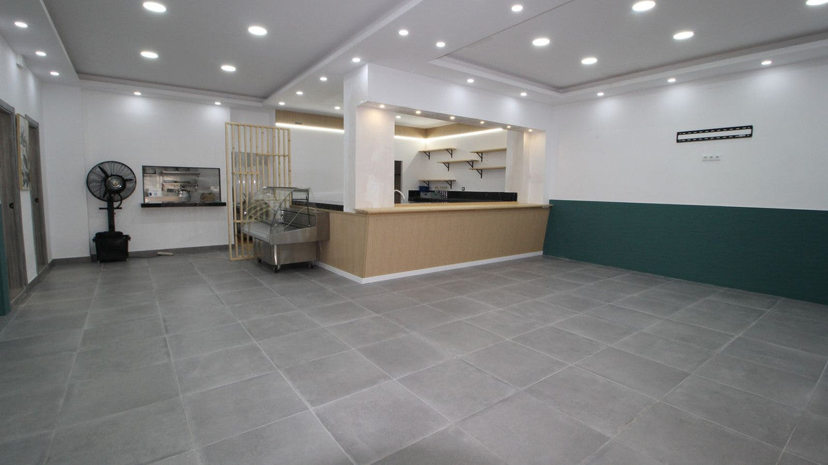 Oportunidad de inversión: local totalmente equipado en zona peatonal de Marbella