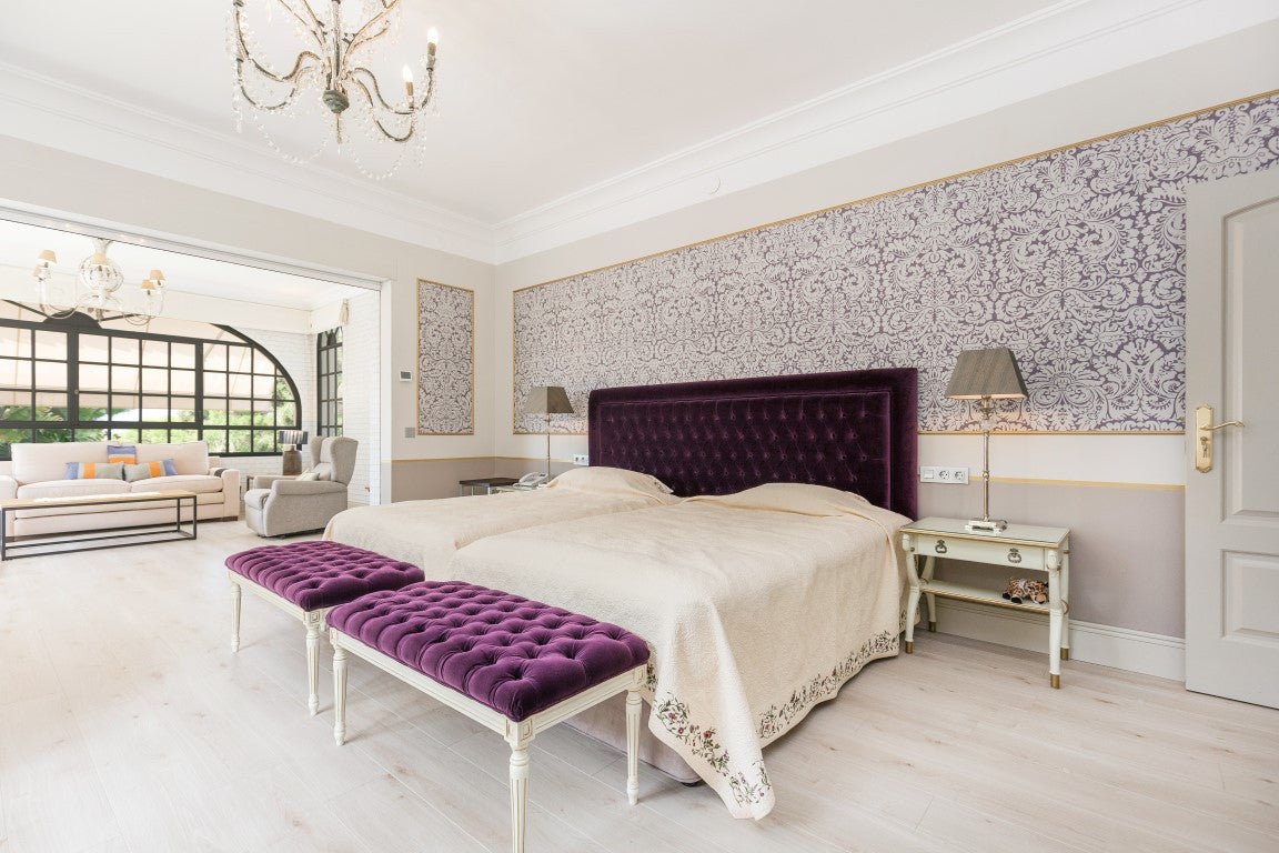 Villa en Marbella en Primera Línea de Golf | Parcela de 3.000 m² con Vistas al Mar y Potencial de Reforma