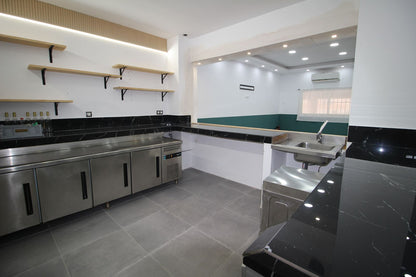 Oportunidad de inversión: local totalmente equipado en zona peatonal de Marbella