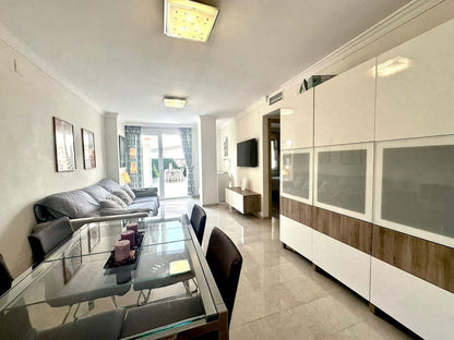 Apartamento reformado con terraza de 70 m²