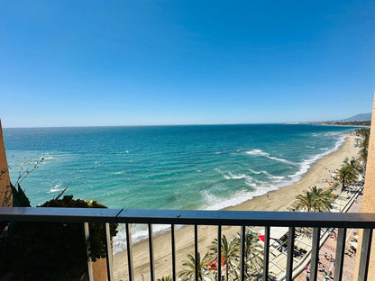 Estudio con Vistas al Mar en Primera Línea de Playa en Marbella – Ideal para Inversión