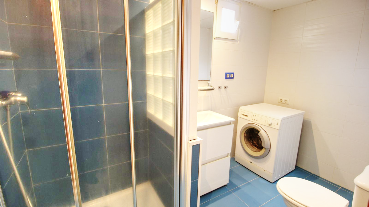 Ático Dúplex en Marbella Centro | Junto al Paseo Marítimo con Posibilidad de Dividir en 2 Apartamentos