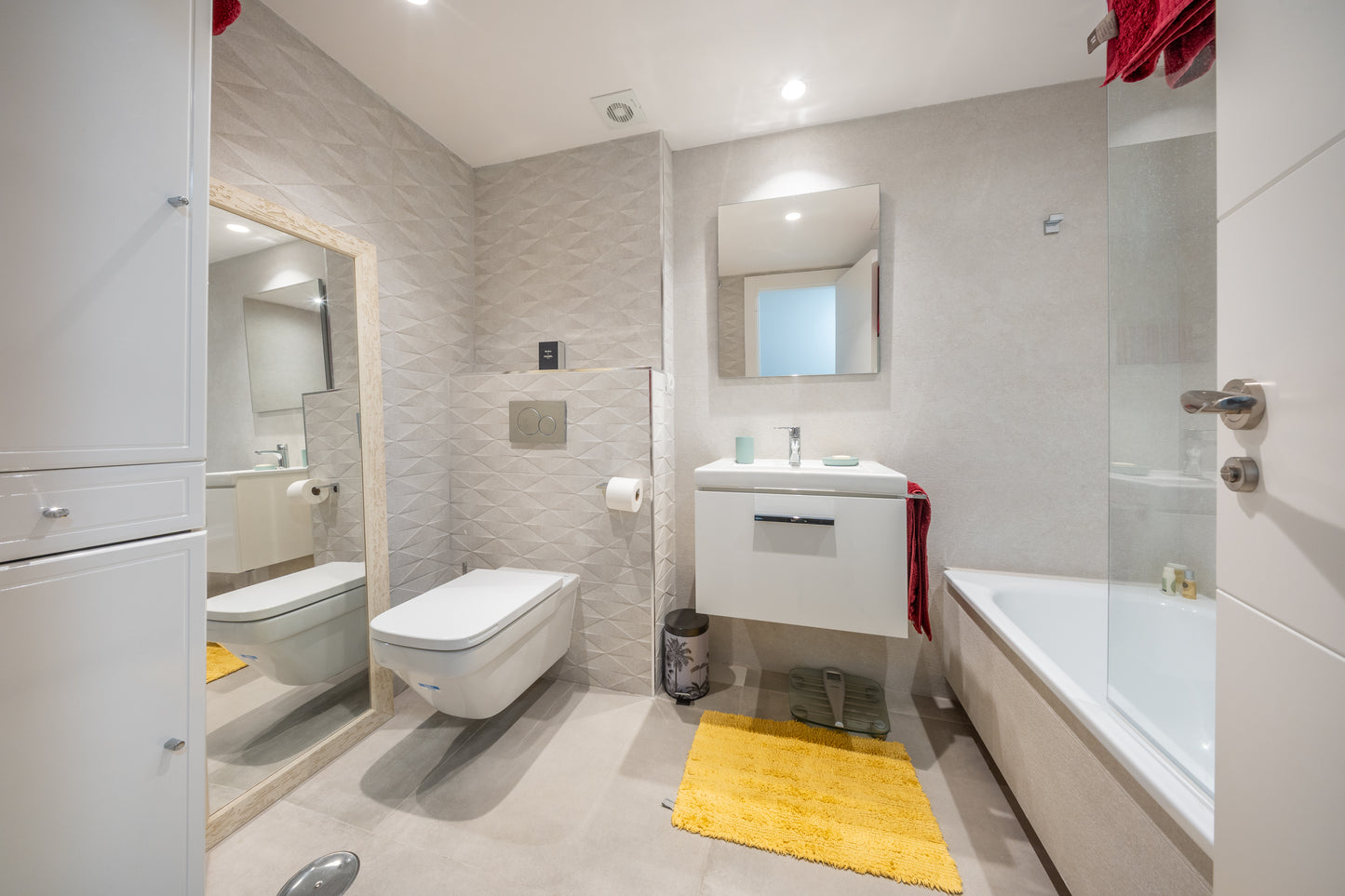 Apartamento Totalmente Reformado en Lorcrimar, Nueva Andalucía.