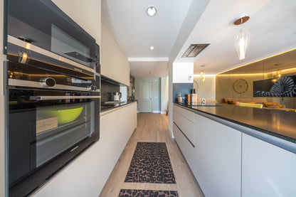 Apartamento Totalmente Reformado en Lorcrimar, Nueva Andalucía.