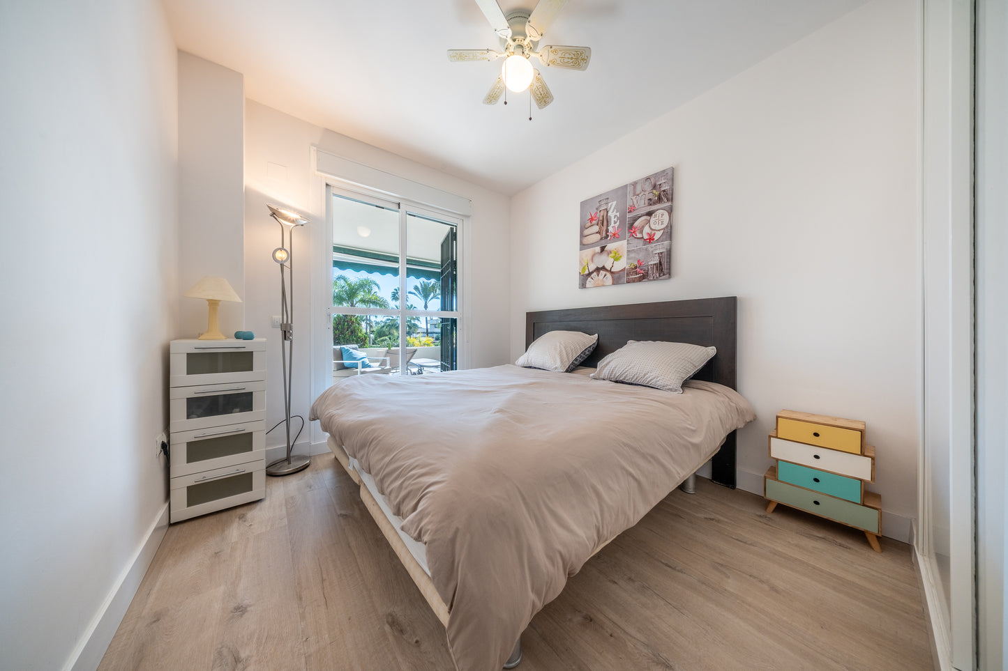 Apartamento Totalmente Reformado en Lorcrimar, Nueva Andalucía.