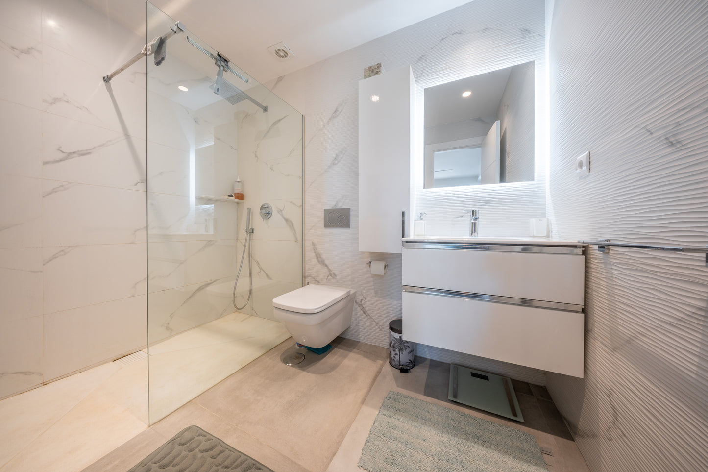 Apartamento Totalmente Reformado en Lorcrimar, Nueva Andalucía.