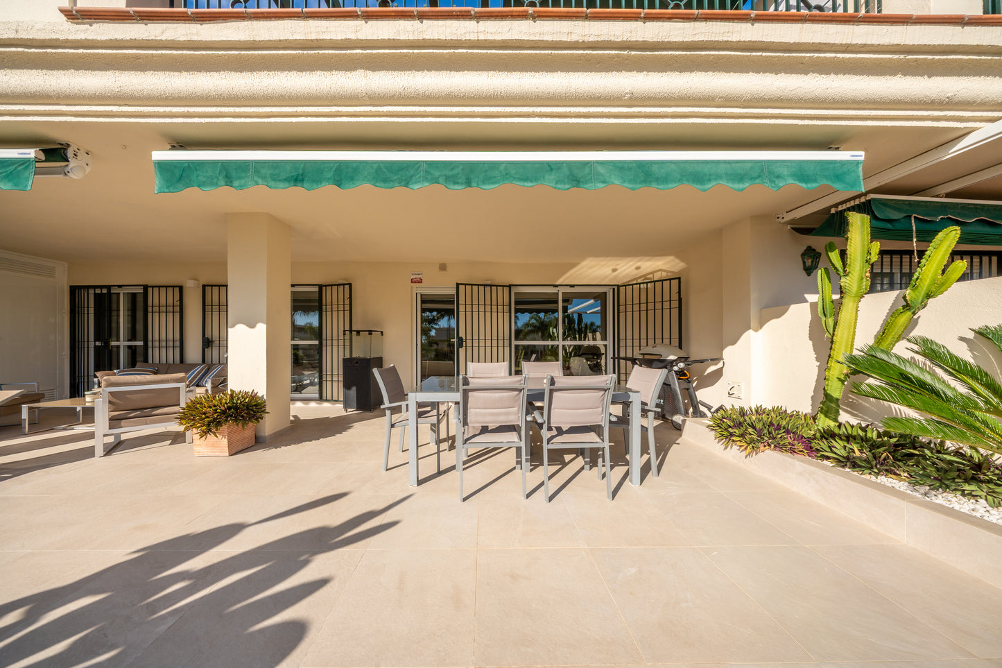Apartamento Totalmente Reformado en Lorcrimar, Nueva Andalucía.