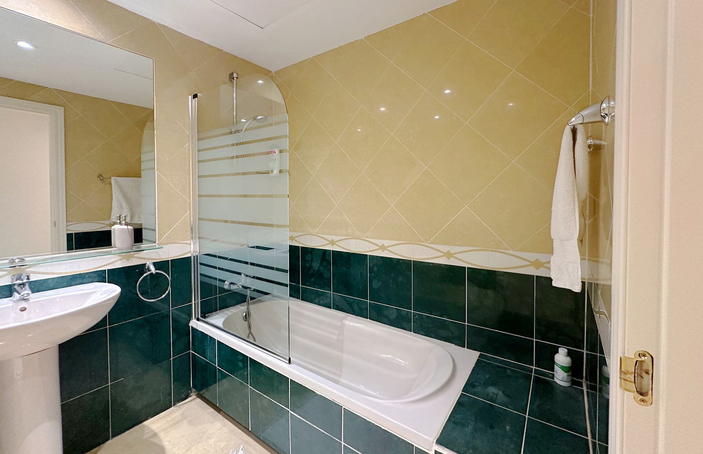 Apartamento en planta baja a pocos minutos de Puerto Banús