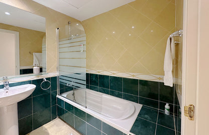 Apartamento en planta baja a pocos minutos de Puerto Banús