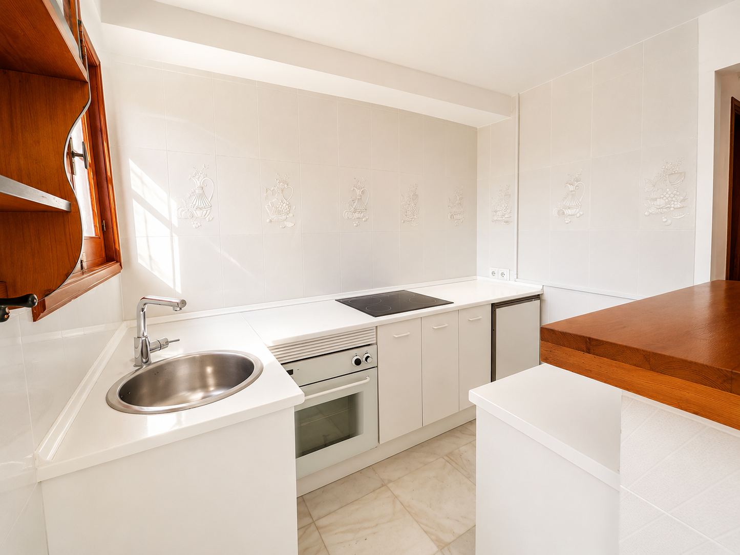 Villa Exclusiva en Río Real – Los Monteros, Marbella | STAND INMOBILIARIO