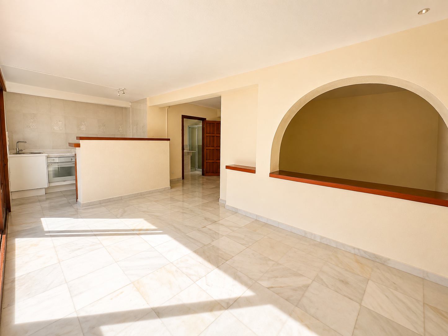 Villa Exclusiva en Río Real – Los Monteros, Marbella | STAND INMOBILIARIO