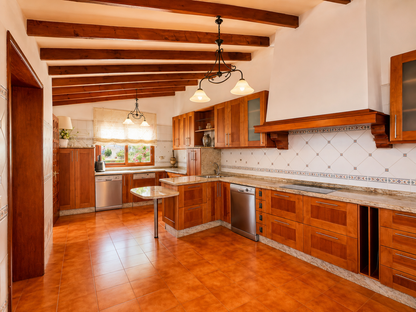 Villa Exclusiva en Río Real – Los Monteros, Marbella | STAND INMOBILIARIO