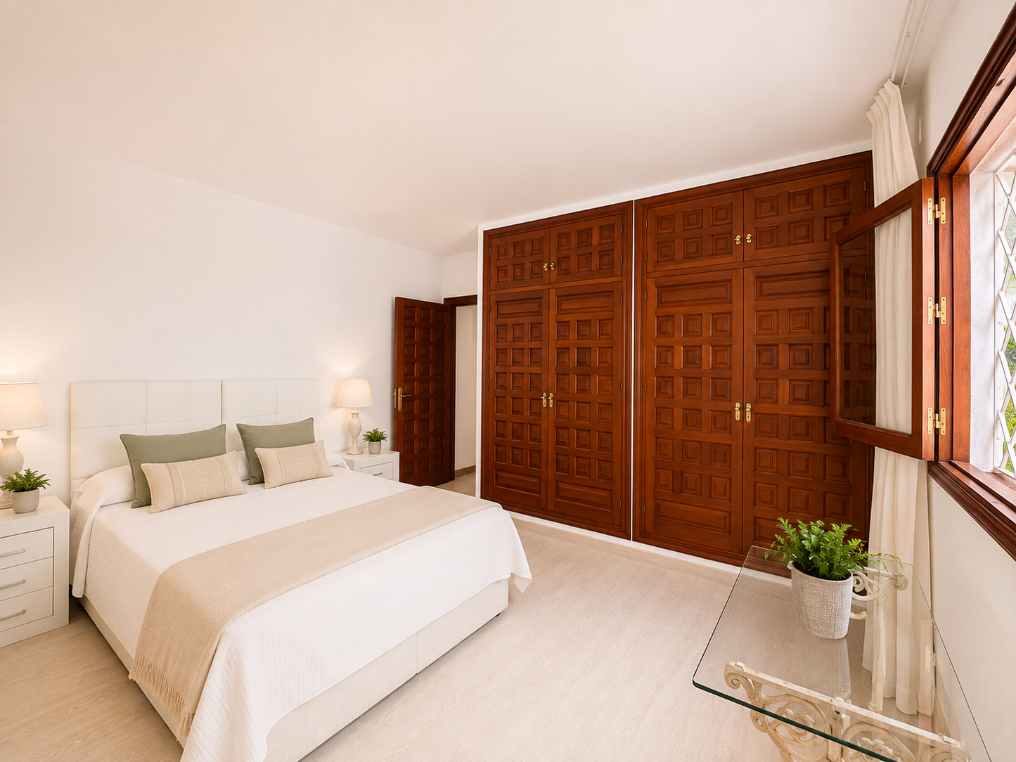 Villa Exclusiva en Río Real – Los Monteros, Marbella | STAND INMOBILIARIO