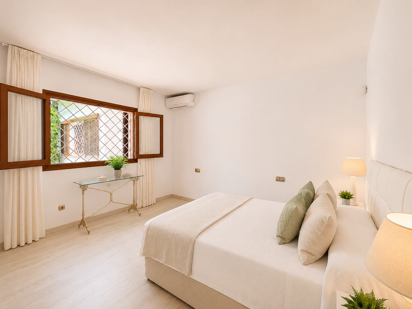 Villa Exclusiva en Río Real – Los Monteros, Marbella | STAND INMOBILIARIO