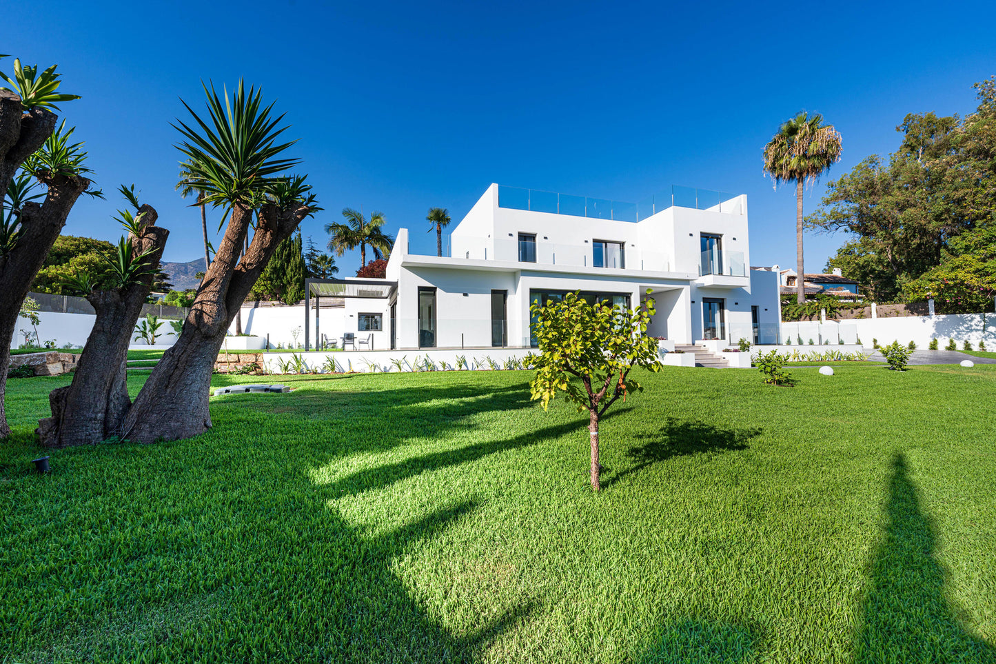 Moderna villa de lujo en el centro de Marbella, ubicada en la exclusiva zona residencial de La Merced. PROPIEDAD EN EXCLUSIVA.